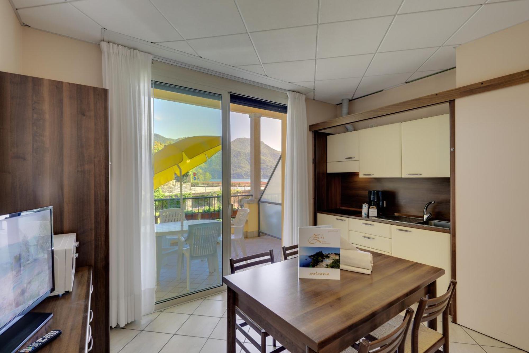 Hotel Residence Zust แวร์บาเนีย ภายนอก รูปภาพ